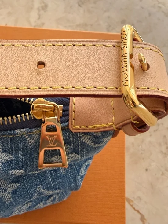 Hills Pochette Denim Monogram Louis Vuitton Bag - Picture 7 of 10